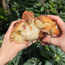Cargar imagen en el visor de la galería, PAN DE MUERTO RELLENO (x4)
