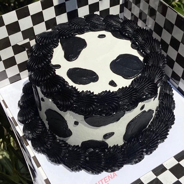 VINTAGE CAKE