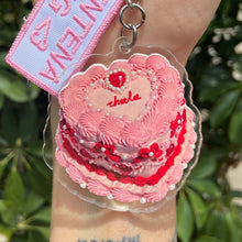 Cargar imagen en el visor de la galería, LLAVERO CHULA 🔑💗
