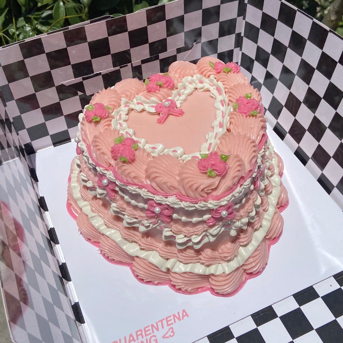 VINTAGE CAKE