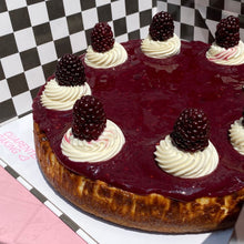 Cargar imagen en el visor de la galería, TARTA DE QUESO QUEMADA
