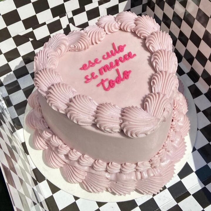 VINTAGE CAKE